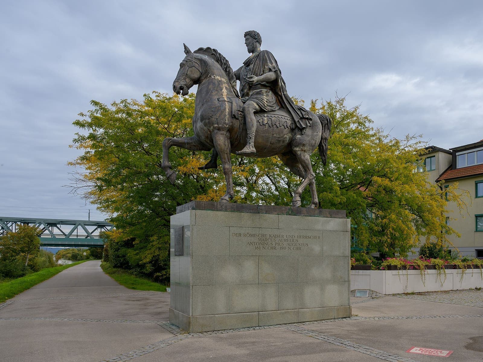 Monumento a Marco Aurelio en Tulln, junto al Danubio, foto de 1892