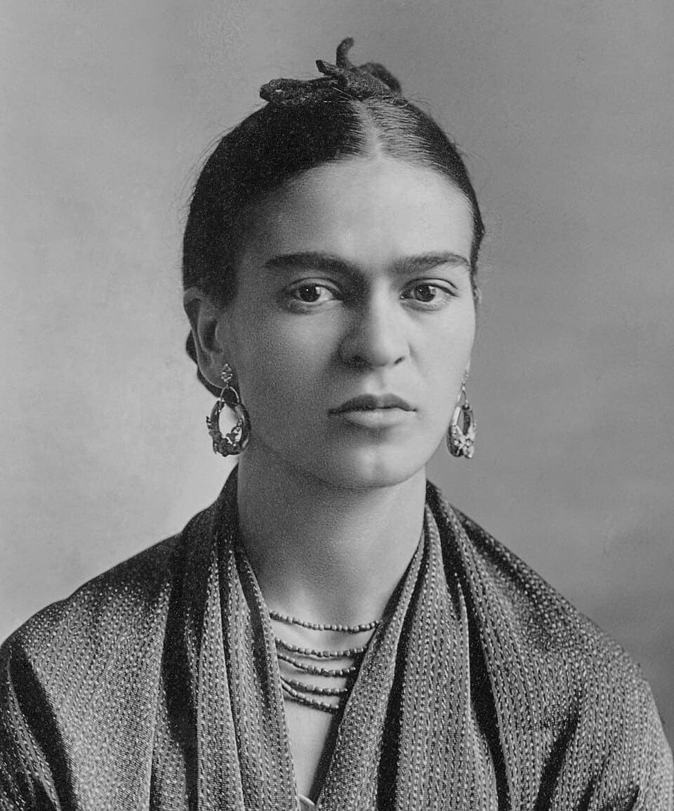 Retrato de Frida Kahlo fotografiada por su padre, Guillermo Kahlo, en 1932