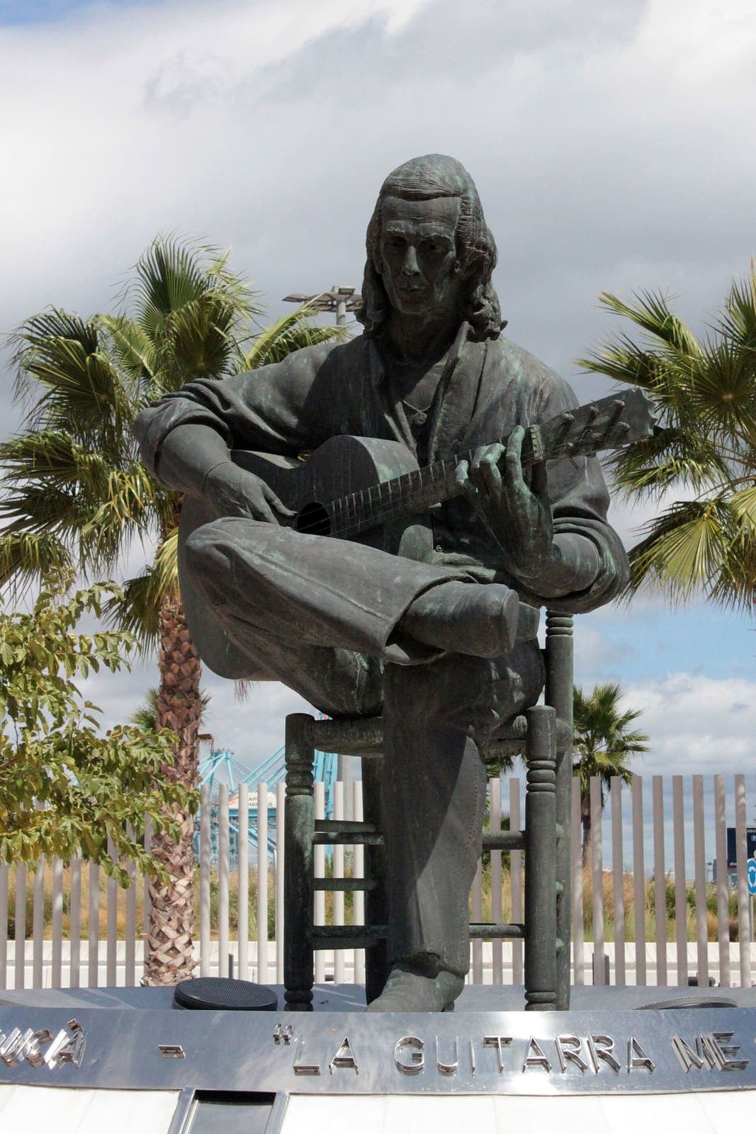 Escultura de Paco de Lucía en Algeciras