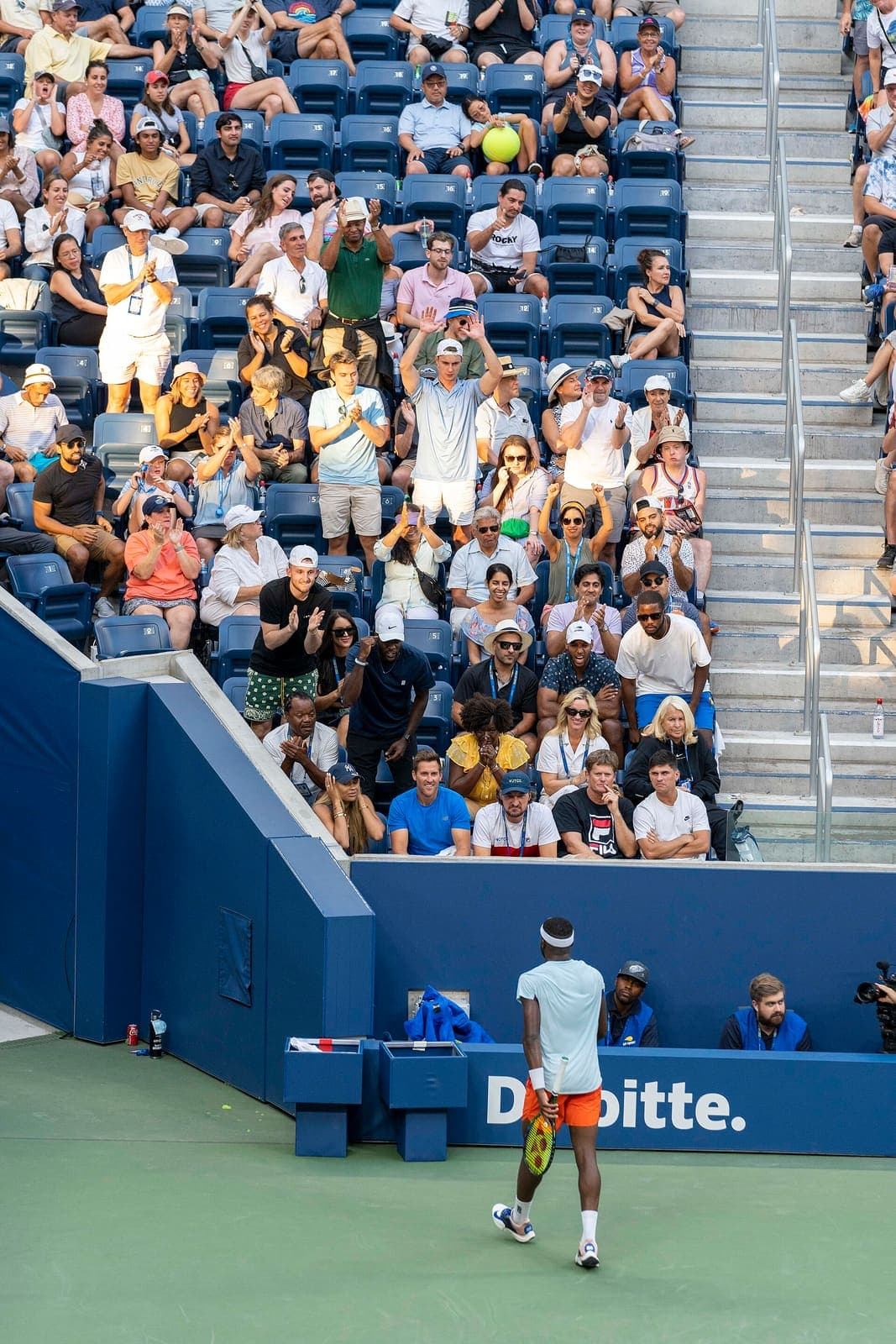 Nadal sacando en el US Open 2022