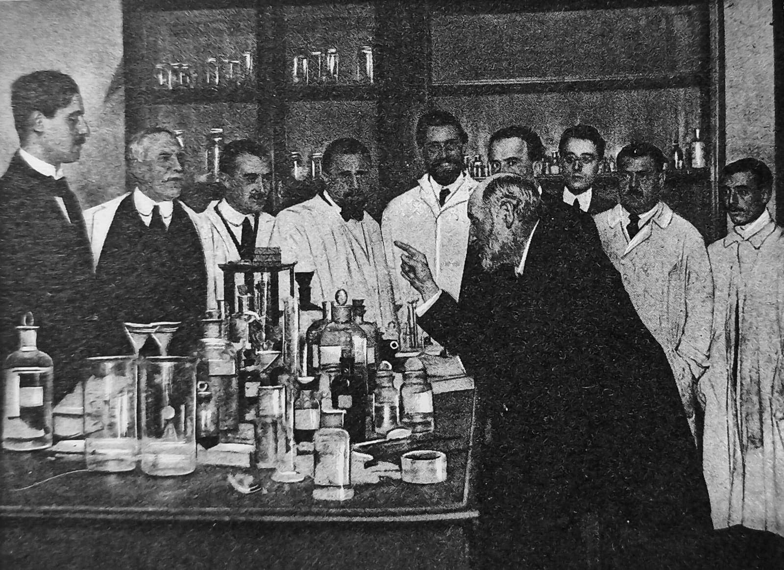 Cajal dando cátedra en su laboratorio